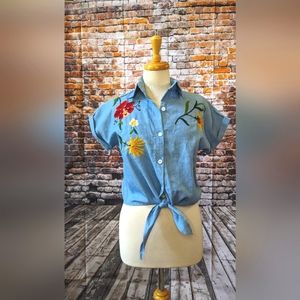 Denim Shirt Button Down with embroidered flowers 🌺 (5254-300)